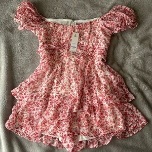 NWT NEVER WORN Francesca’s floral romper size M